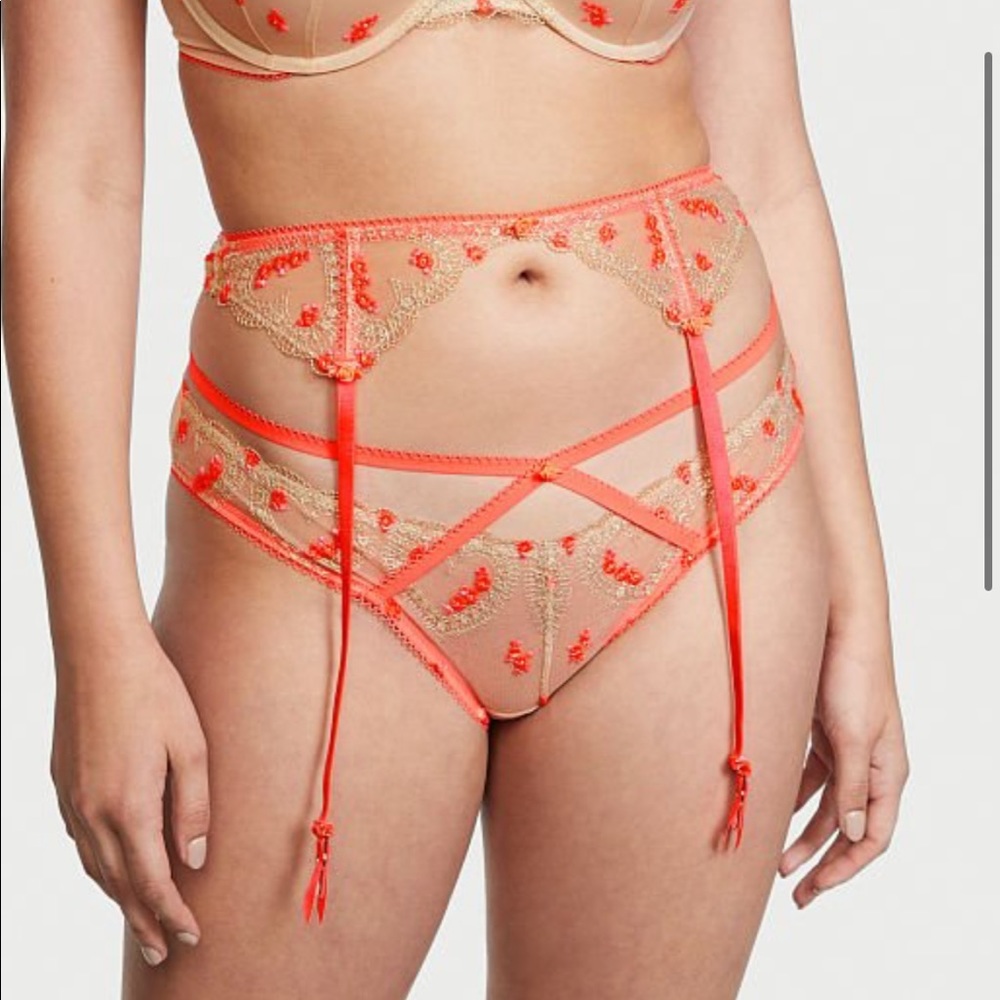 Victoria’s Secret Dream Angels Garter Belt